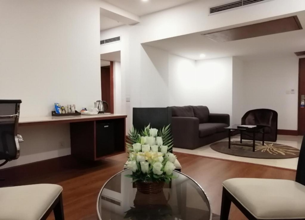 Room image 3